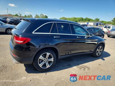 Trzecie zdjęcie samochodu z tyłu: 2019 MERCEDES-BENZ GLC 300 4MATIC VIN:WDC0G4KB8KV149306 - miniatura