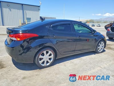 Trzecie zdjęcie samochodu z tyłu: 2013 HYUNDAI ELANTRA LIMITED VIN:5NPDH4AE7DH428782 - miniatura