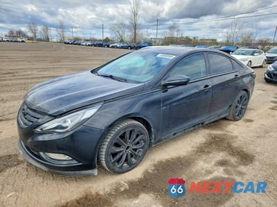2013 HYUNDAI SONATA SE 5NPEC4AC4DH747137 - główne zdjęcie licytacji z USA - miniatura