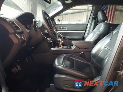 Zdjęcie 7 z 13 samochodu: 2019 FORD EXPLORER XLT VIN:1FM5K8D87KGA86184 - miniatura