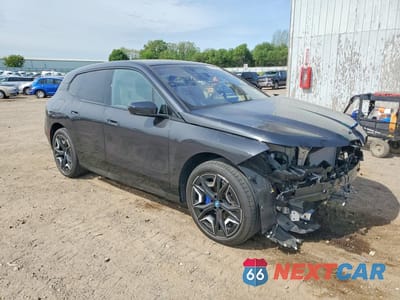 Czwarte zdjęcie samochodu z boku: 2024 BMW IX XDRIVE50 VIN:WB523CF08RCR09278 - miniatura