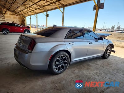 Trzecie zdjęcie samochodu z tyłu: 2018 CHRYSLER 300 S VIN:2C3CCAGG5JH226520 - miniatura