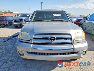 Piąte zdjęcie samochodu w środku: 2004 TOYOTA TUNDRA ACCESS CAB SR5 VIN:5TBRT34124S446097 - miniatura