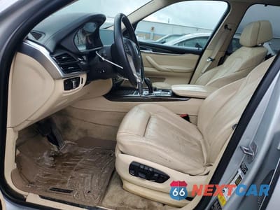 Zdjęcie 7 z 14 samochodu: 2015 BMW X5 XDRIVE50I VIN:5UXKR6C50F0J74425 - miniatura