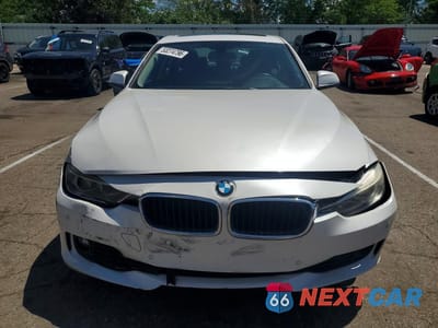 Piąte zdjęcie samochodu w środku: 2015 BMW 328 I VIN:WBA3A5G53FNS84368 - miniatura