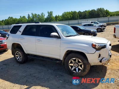 Czwarte zdjęcie samochodu z boku: 2024 TOYOTA 4RUNNER TRD OFF-ROAD PREMIUM VIN:JTERU5JR1R6222851 - miniatura
