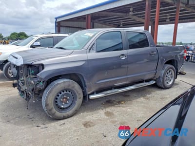 2018 TOYOTA TUNDRA CREWMAX SR5 5TFEM5F17JX128672 - główne zdjęcie licytacji z USA - miniatura