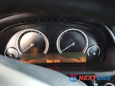 Zdjęcie 9 z 13 samochodu: 2015 BMW X5 XDRIVE50I VIN:5UXKR6C52F0J76273 - miniatura