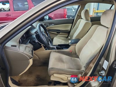 Zdjęcie 7 z 12 samochodu: 2010 HONDA ACCORD LX VIN:1HGCP2F36AA163805 - miniatura