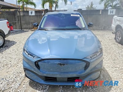 Piąte zdjęcie samochodu w środku: 2023 FORD MUSTANG MACH-E PREMIUM VIN:3FMTK3R71PMA12654 - miniatura