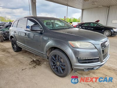 Czwarte zdjęcie samochodu z boku: 2014 AUDI Q7 PREMIUM PLUS VIN:WA1LGAFE4ED019548 - miniatura