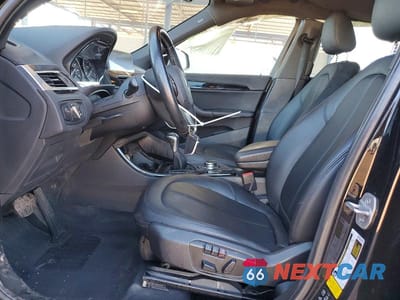 Zdjęcie 7 z 13 samochodu: 2016 BMW X1 XDRIVE28I VIN:WBXHT3C39GP882128 - miniatura