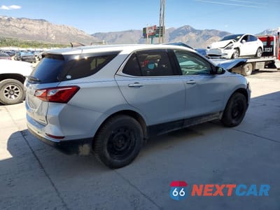 Trzecie zdjęcie samochodu z tyłu: 2020 CHEVROLET EQUINOX LT VIN:2GNAXTEVXL6162369 - miniatura