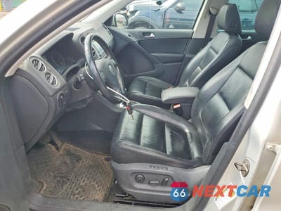 Zdjęcie 7 z 13 samochodu: 2010 VOLKSWAGEN TIGUAN SE VIN:WVGBV7AXXAW525902 - miniatura