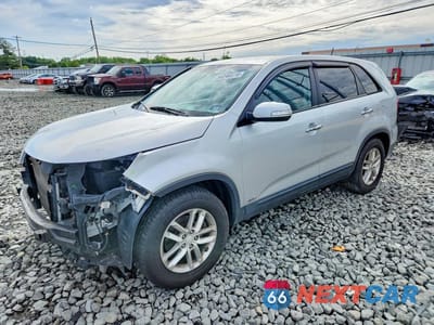 2014 KIA SORENTO LX 5XYKTCA68EG538533 - główne zdjęcie licytacji z USA - miniatura