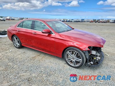 Czwarte zdjęcie samochodu z boku: 2017 MERCEDES-BENZ E 300 VIN:WDDZF4JB0HA284559 - miniatura