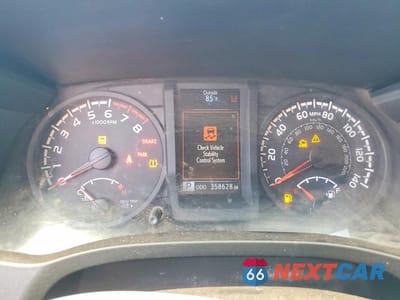 Zdjęcie 9 z 12 samochodu: 2018 TOYOTA TACOMA SR V6 VIN:3TMCZ5AN0JM163496 - miniatura