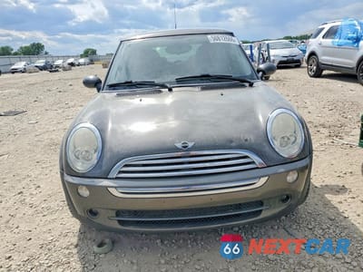 Piąte zdjęcie samochodu w środku: 2006 MINI COOPER VIN:WMWRC33536TK71324 - miniatura