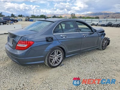Trzecie zdjęcie samochodu z tyłu: 2013 MERCEDES-BENZ C 250 VIN:WDDGF4HB6DA865071 - miniatura