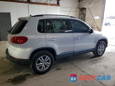 Trzecie zdjęcie samochodu z tyłu: 2016 VOLKSWAGEN TIGUAN S VIN:WVGAV7AXXGW601803 - miniatura