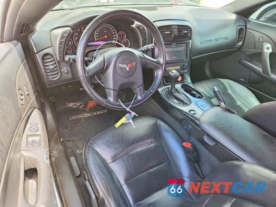 Zdjęcie 8 z 13 samochodu: 2005 CHEVROLET CORVETTE VIN:1G1YY24U955108026 - miniatura