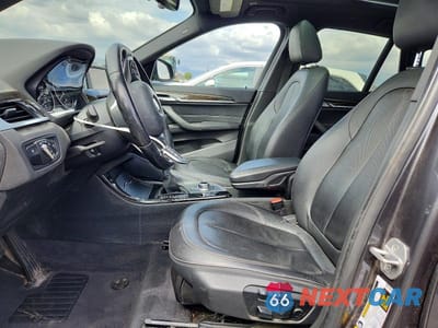 Zdjęcie 7 z 13 samochodu: 2016 BMW X1 XDRIVE28I VIN:WBXHT3Z32G4A47743 - miniatura