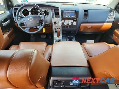 Zdjęcie 8 z 12 samochodu: 2010 TOYOTA TUNDRA CREWMAX LIMITED VIN:5TFHW5F14AX117801 - miniatura