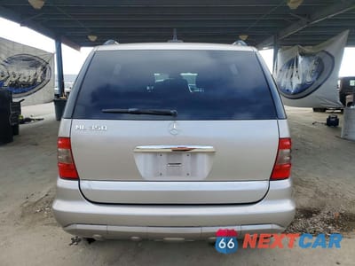 Zdjęcie 6 z 12 samochodu: 2005 MERCEDES-BENZ ML 350 VIN:4JGAB57E65A548403 - miniatura