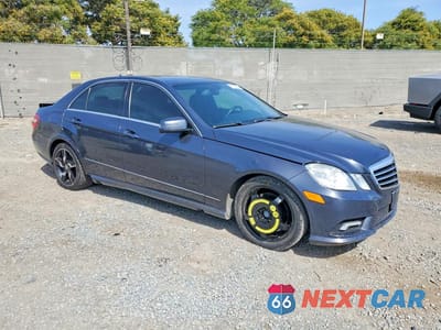 Czwarte zdjęcie samochodu z boku: 2011 MERCEDES-BENZ E 550 VIN:WDDHF7CBXBA417281 - miniatura