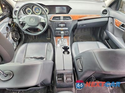 Zdjęcie 8 z 12 samochodu: 2014 MERCEDES-BENZ C 300 4MATIC VIN:WDDGF8AB9EG169059 - miniatura