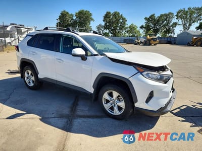 Czwarte zdjęcie samochodu z boku: 2019 TOYOTA RAV4 XLE VIN:2T3W1RFV7KC008112 - miniatura
