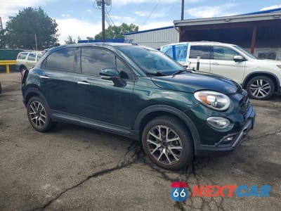 Czwarte zdjęcie samochodu z boku: 2016 FIAT 500X 4D 4WD VIN:ZFBCFYETXGP384824 - miniatura