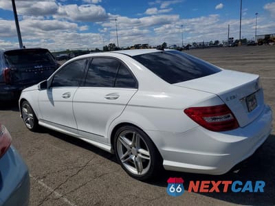 Drugie zdjęcie samochodu z przodu: 2014 MERCEDES-BENZ C VIN:WDDGF4HB9ER317603 - miniatura