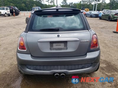 Zdjęcie 6 z 12 samochodu: 2007 MINI COOPER S VIN:WMWMF735X7TL91311 - miniatura