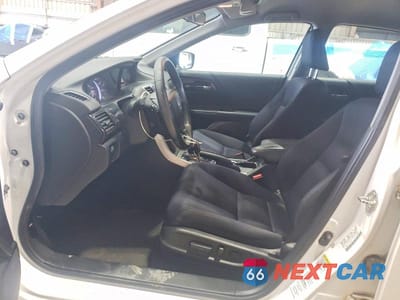 Zdjęcie 7 z 12 samochodu: 2014 HONDA ACCORD SPORT VIN:1HGCR2F51EA280001 - miniatura