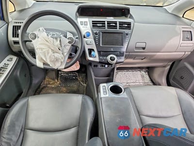Zdjęcie 8 z 12 samochodu: 2012 TOYOTA PRIUS V FIVE VIN:JTDZN3EUXC3113253 - miniatura