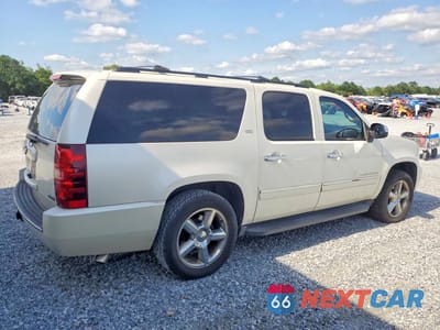 Trzecie zdjęcie samochodu z tyłu: 2011 CHEVROLET SUBURBAN C1500 LTZ VIN:1GNSCKE06BR357046 - miniatura