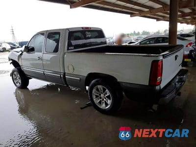 Drugie zdjęcie samochodu z przodu: 2001 CHEVROLET SILVERADO K1500 VIN:1GCEK19T01E242178 - miniatura
