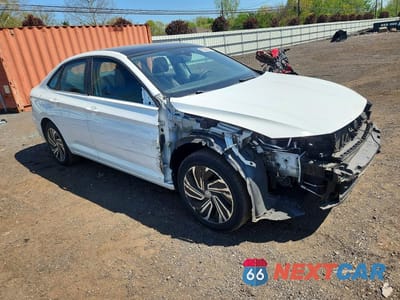 Czwarte zdjęcie samochodu z boku: 2020 VOLKSWAGEN JETTA SEL VIN:3VWEB7BU4LM041139 - miniatura