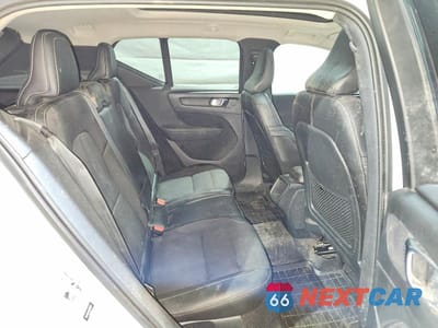 Zdjęcie 11 z 14 samochodu: 2020 VOLVO XC40 T5 MOMENTUM VIN:YV4162UK1L2288336 - miniatura