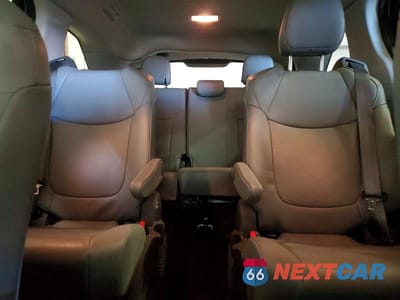 Zdjęcie 10 z 13 samochodu: 2024 TOYOTA SIENNA XLE 7-PASSENGER VIN:5TDYSKFC7RS121919 - miniatura