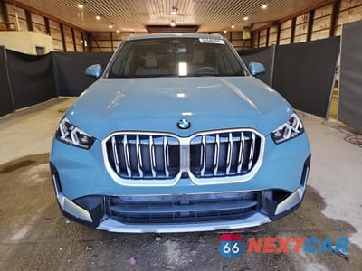 Piąte zdjęcie samochodu w środku: 2025 BMW X1 XDRIVE28I VIN:WBX73EF07S5367657 - miniatura