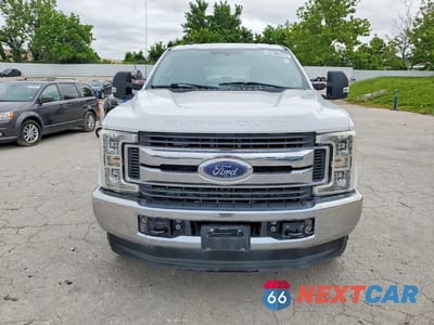Piąte zdjęcie samochodu w środku: 2018 FORD F250 SUPER DUTY VIN:1FT7W2BTXJEB90667 - miniatura
