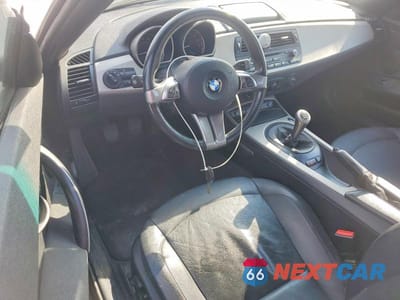 Zdjęcie 8 z 12 samochodu: 2005 BMW Z4 3.0 VIN:4USBT53525LT28184 - miniatura