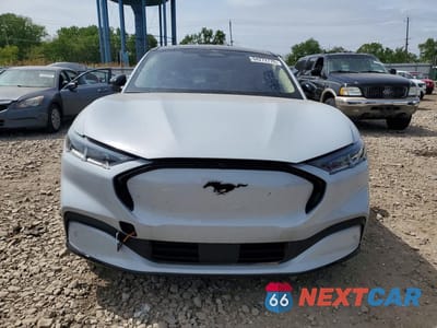 Piąte zdjęcie samochodu w środku: 2023 FORD MUSTANG MACH-E PREMIUM VIN:3FMTK3S59PMB03597 - miniatura