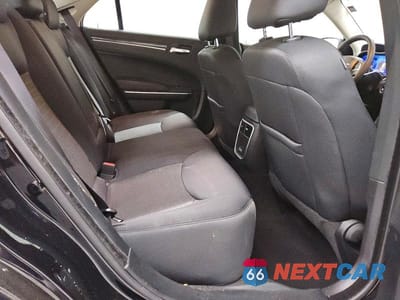 Zdjęcie 10 z 12 samochodu: 2022 CHRYSLER 300 TOURING VIN:2C3CCARG0NH205531 - miniatura