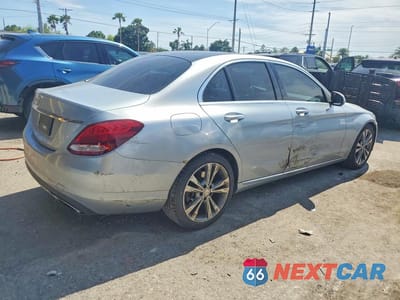 Trzecie zdjęcie samochodu z tyłu: 2018 MERCEDES-BENZ C 300 VIN:WDDWF4JB2JR333108 - miniatura