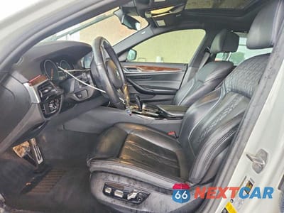 Zdjęcie 7 z 13 samochodu: 2019 BMW M550XI VIN:WBAJB9C51KB288772 - miniatura