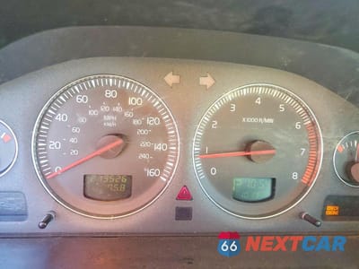 Zdjęcie 9 z 12 samochodu: 2004 VOLVO S60 VIN:YV1RS61T142376787 - miniatura
