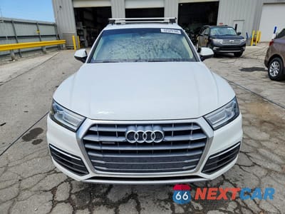 Piąte zdjęcie samochodu w środku: 2019 AUDI Q5 PREMIUM VIN:WA1ANAFY0K2129303 - miniatura